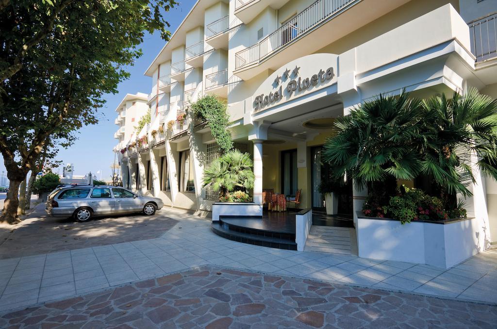 Hotel Pineta ベラーリア・イジェア・マリーナ エクステリア 写真