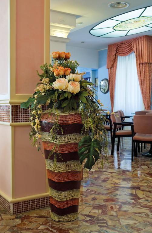 Hotel Pineta ベラーリア・イジェア・マリーナ エクステリア 写真