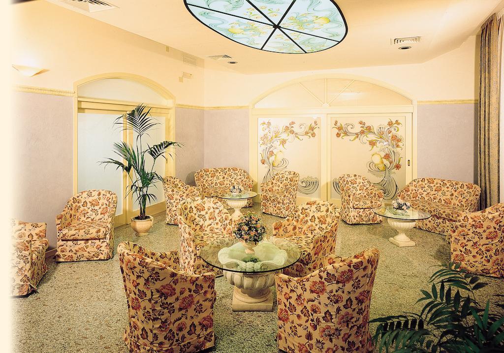 Hotel Pineta ベラーリア・イジェア・マリーナ 部屋 写真